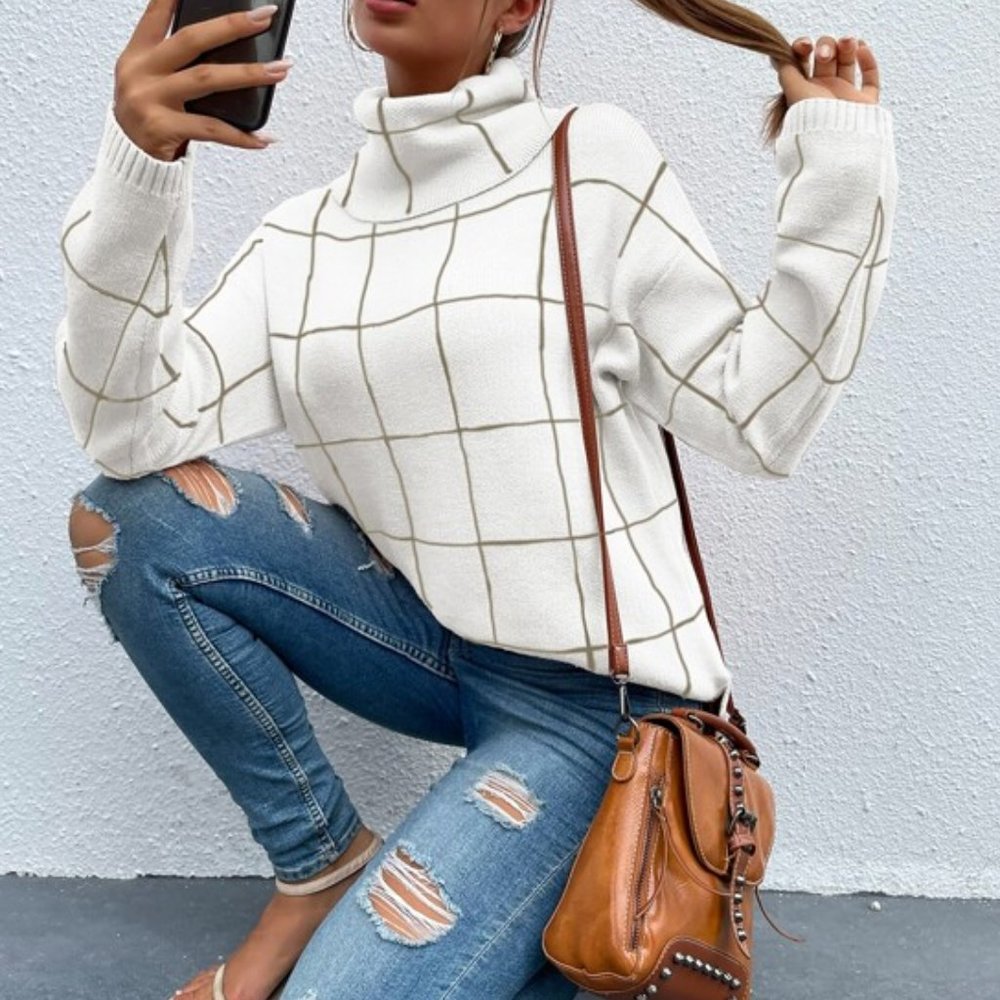 ON THE GRID TURTLENECK SWEATER - Picture 7 of 8